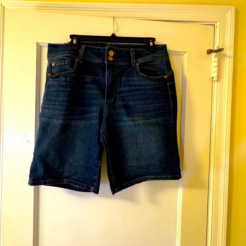 NWOT - D.Jeans Women Short - Size 14 W